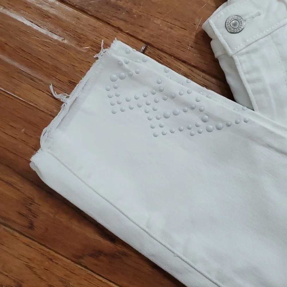 Levi's 711 skinny ankle white jeans